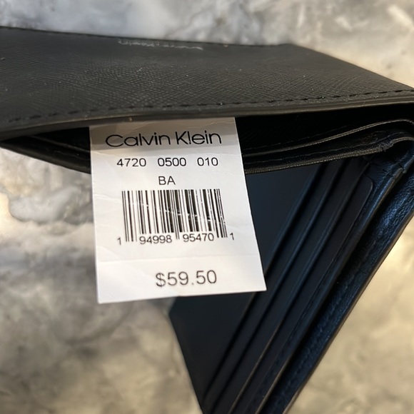 Calvin Klein Women’s Wallet - Picture 4 of 4